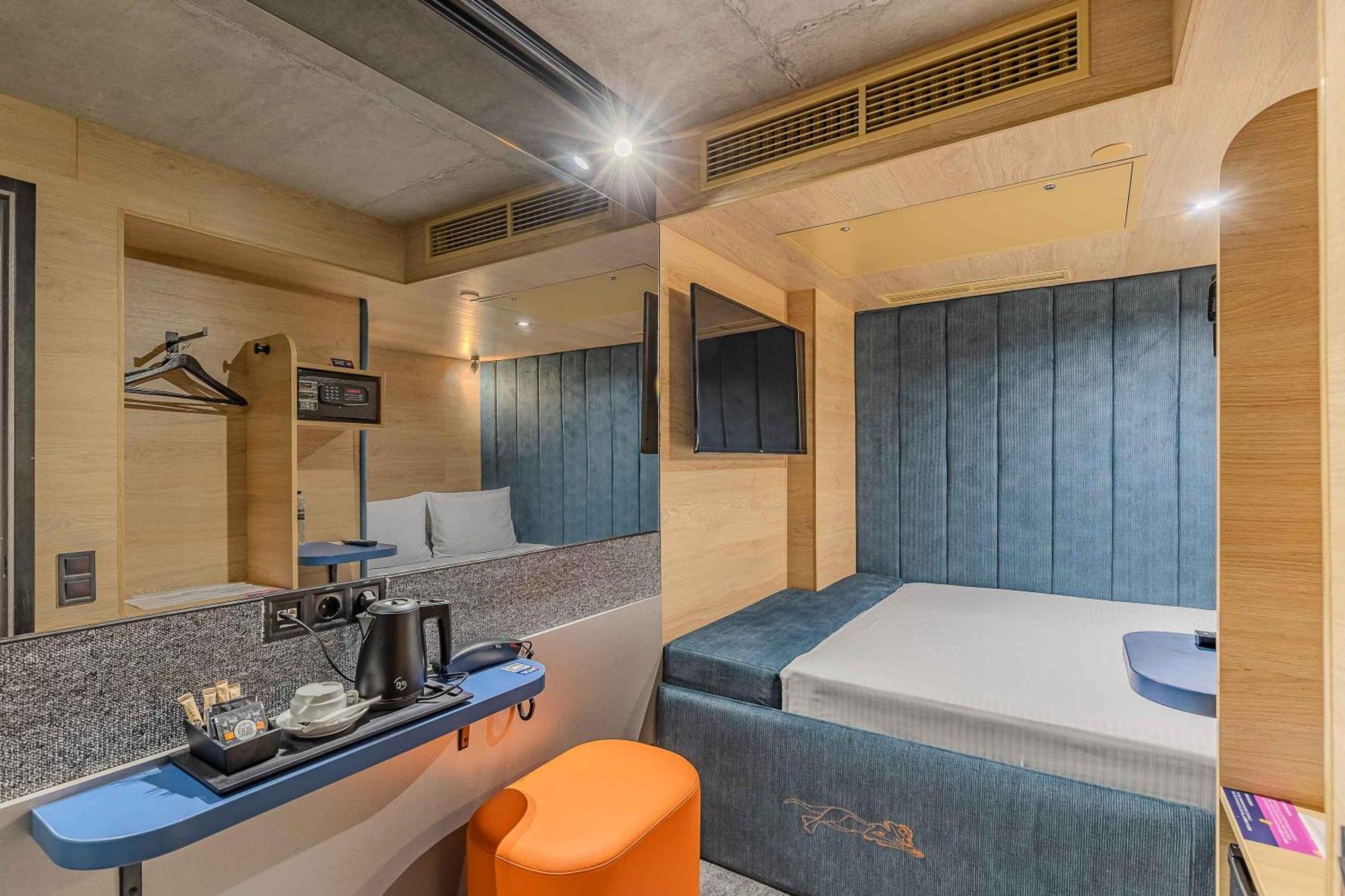 Hotel Iq